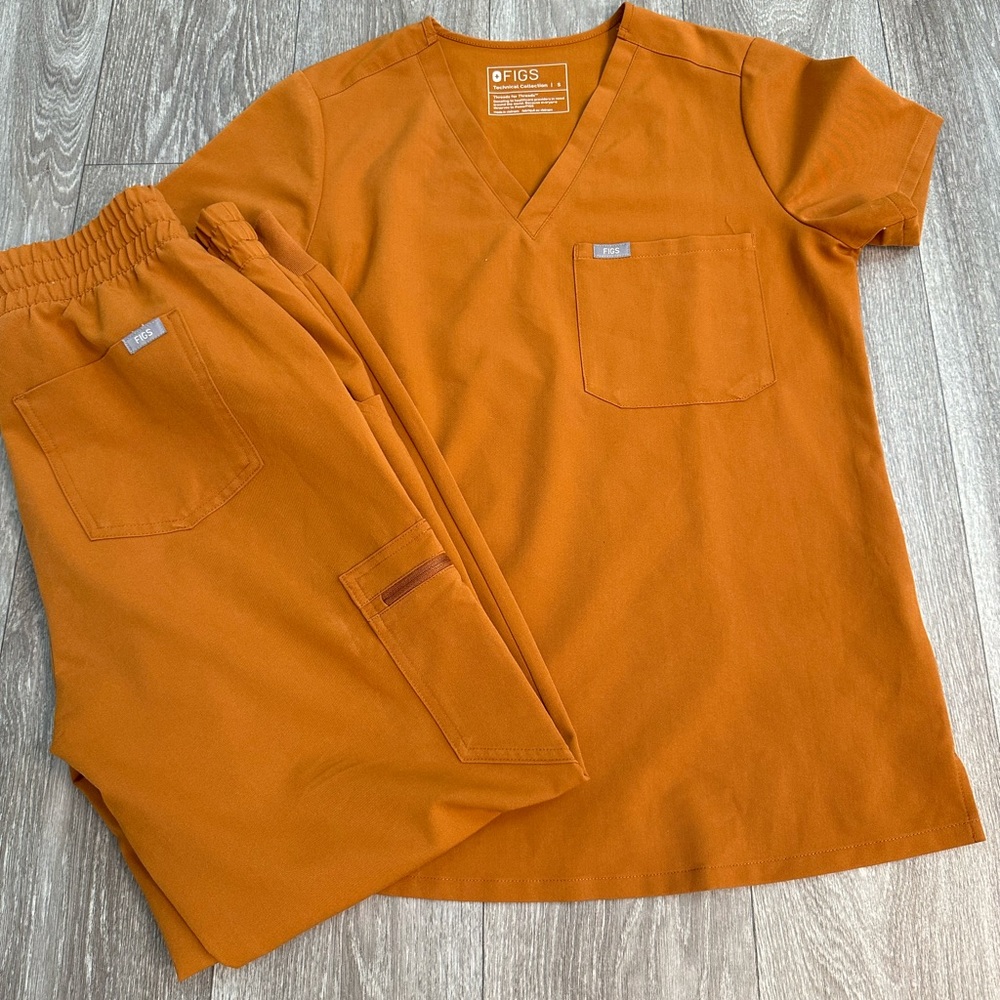Figs scrubs